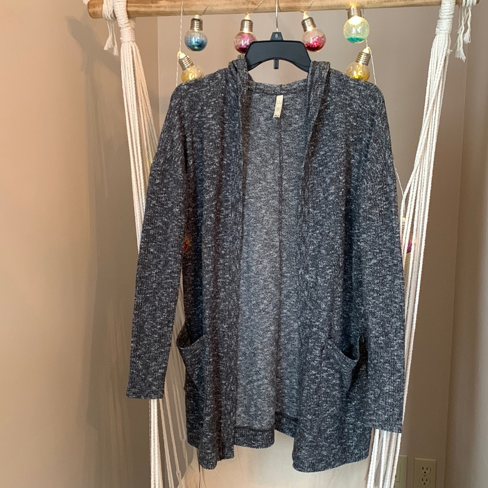 LD- Women’s Small Gray/white long hooded cardigan